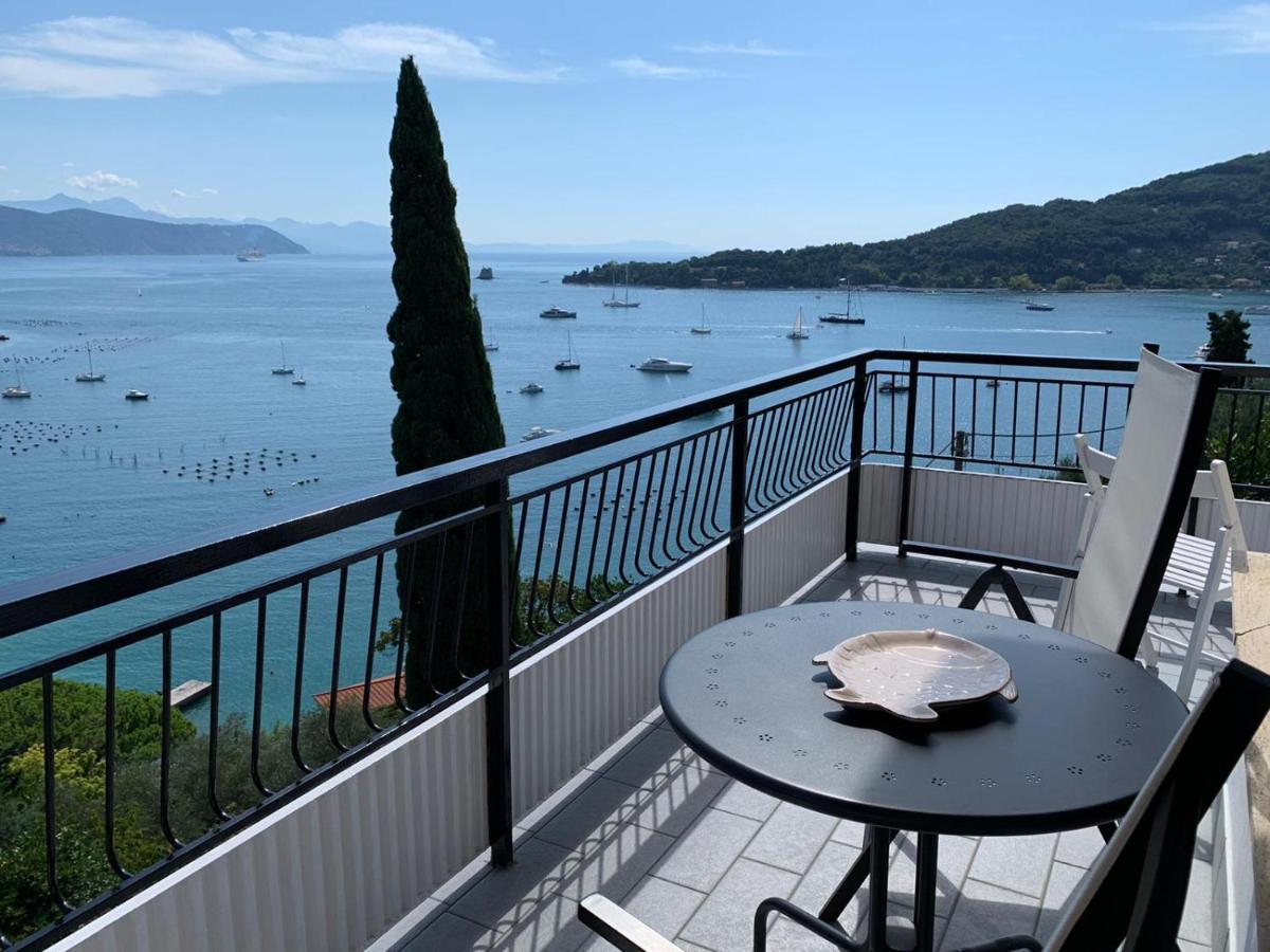 La Terrazza Sul Golfo Apartment ปอร์โตเวเนเร ภายนอก รูปภาพ